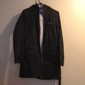 Columbia rain coat with belt